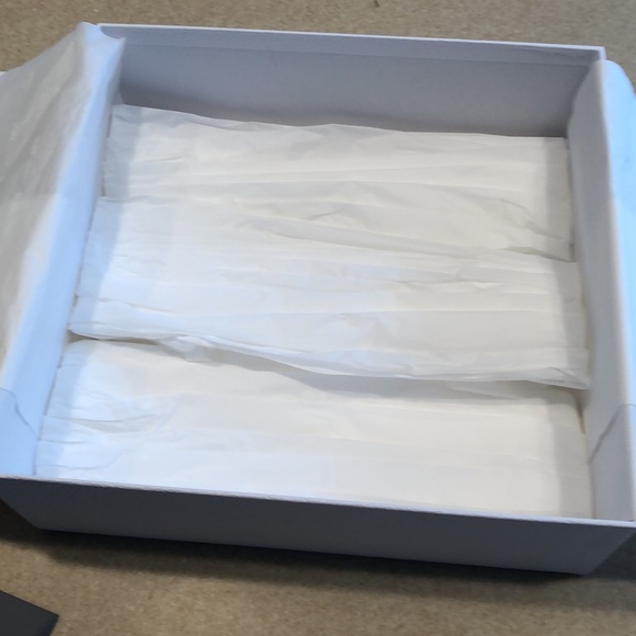 DIOR LARGE COUTURE GIFT BOX AND EXTRAS - Picture 8 of 16